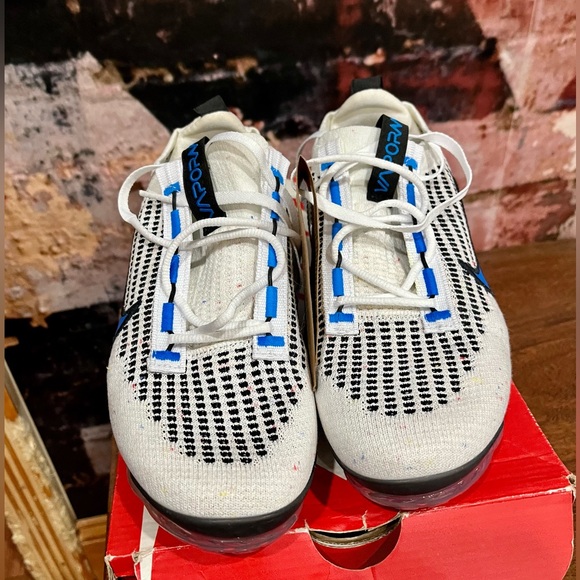 BRAND NEW NIKE VAPORMAX 2021 - Picture 6 of 7